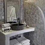 أمايا سليكشن أو فيلاز