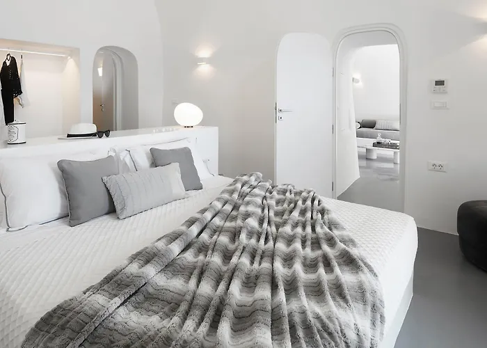 Amaya Selection Of Oia (Santorini)