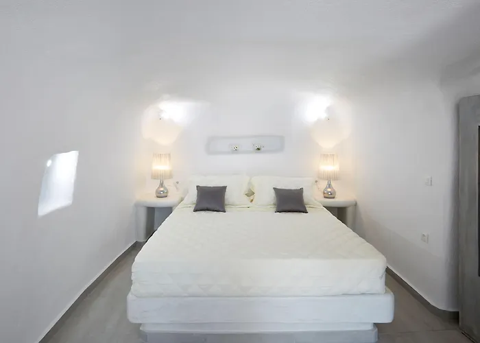 Amaya Selection Of Villa Oia (Santorini)